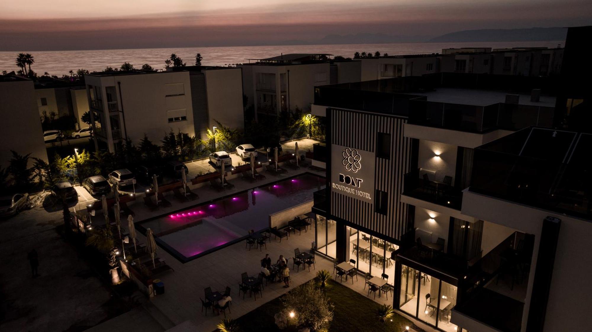 Bolt Boutique Hotel Lezhë Exteriör bild