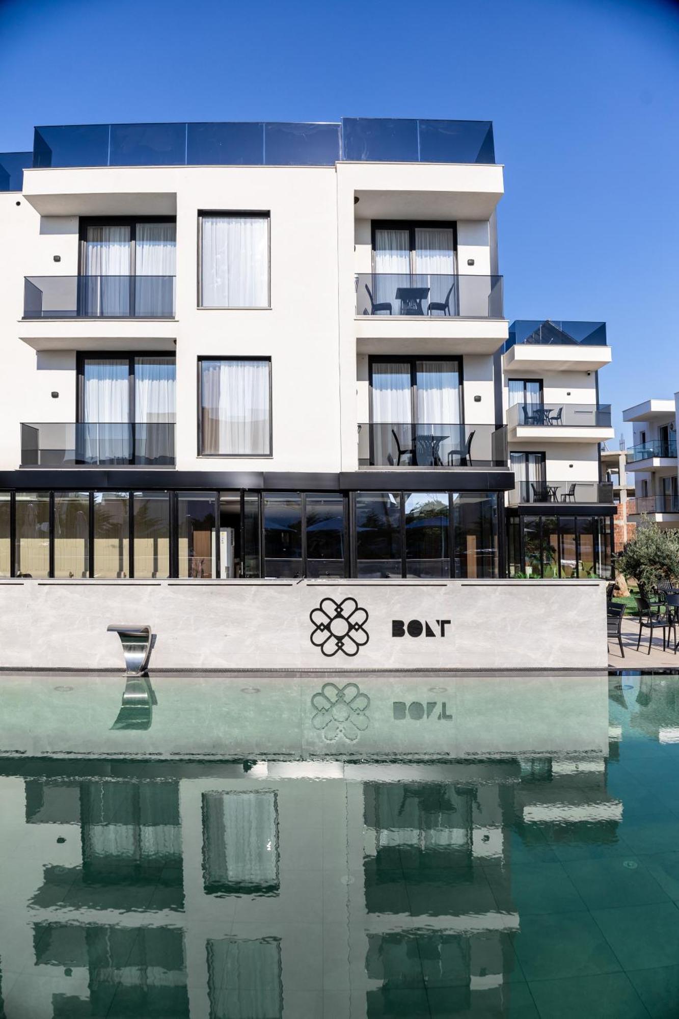 Bolt Boutique Hotel Lezhë Exteriör bild