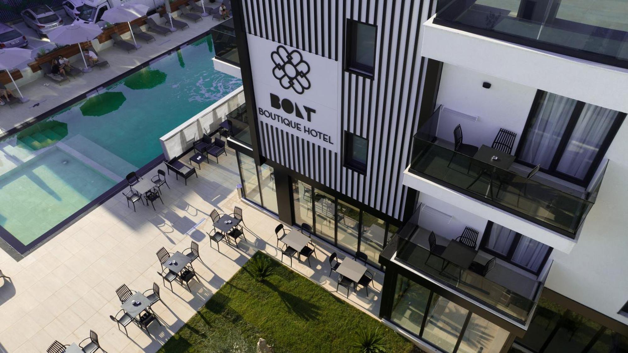 Bolt Boutique Hotel Lezhë Exteriör bild