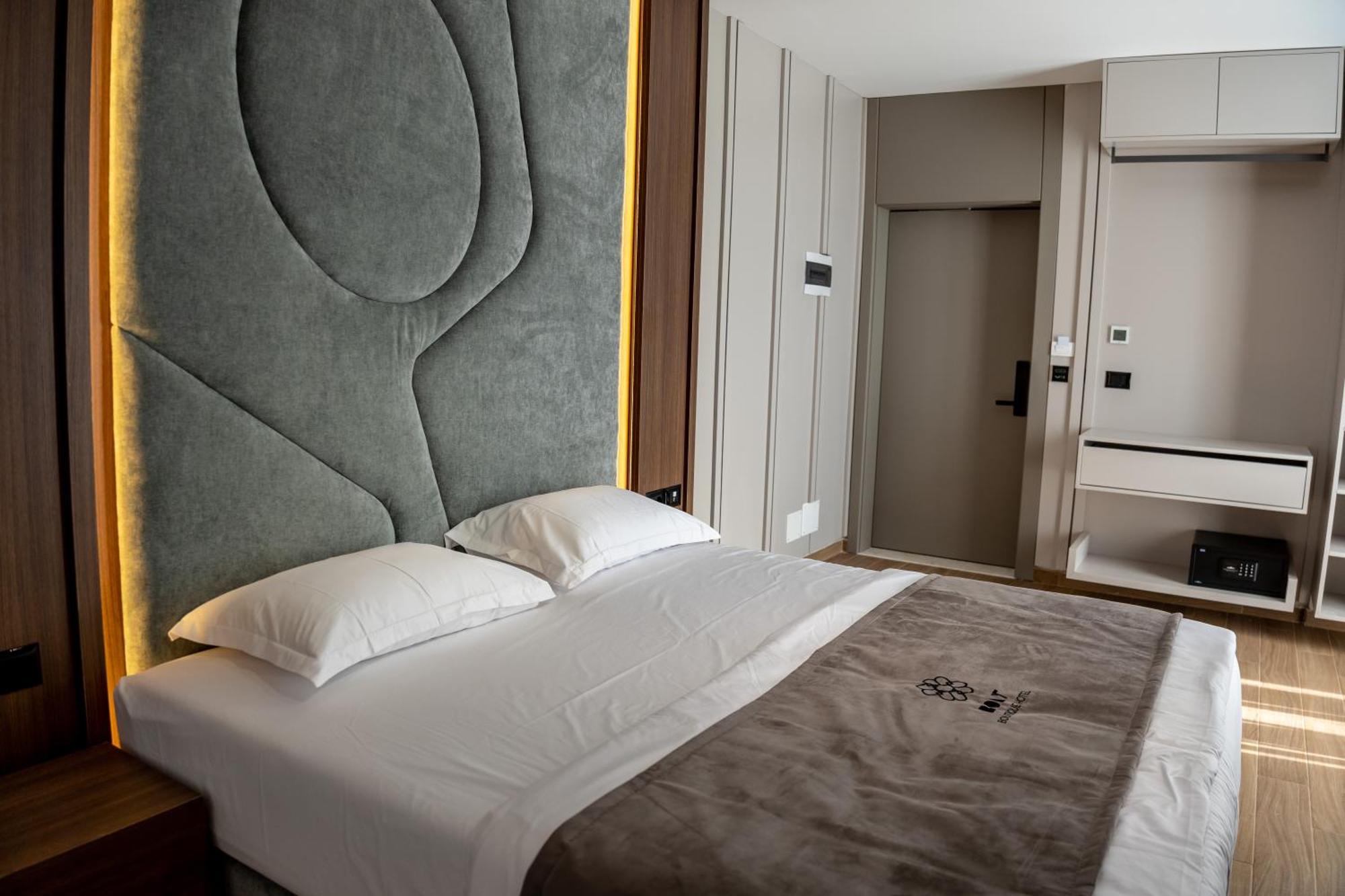Bolt Boutique Hotel Lezhë Exteriör bild