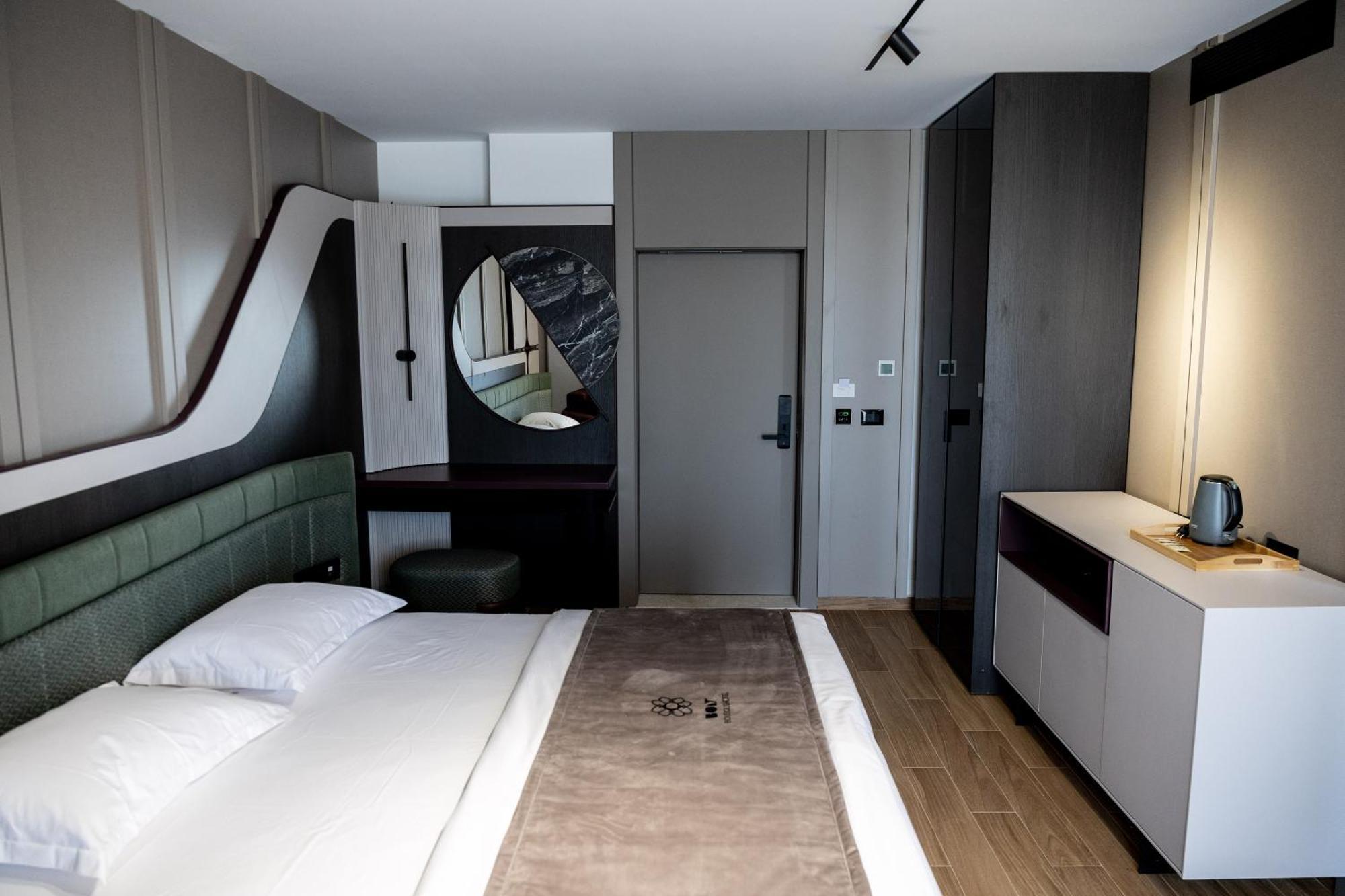 Bolt Boutique Hotel Lezhë Exteriör bild