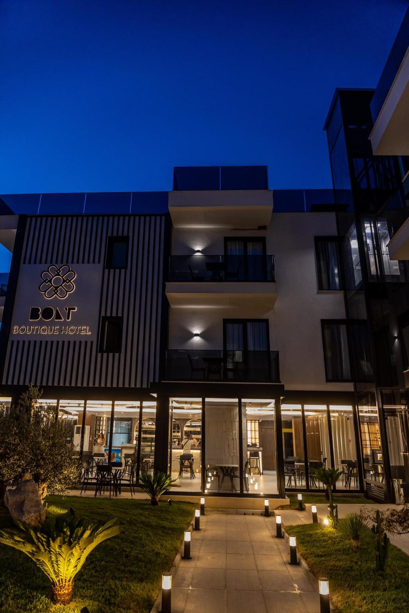 Bolt Boutique Hotel Lezhë Exteriör bild