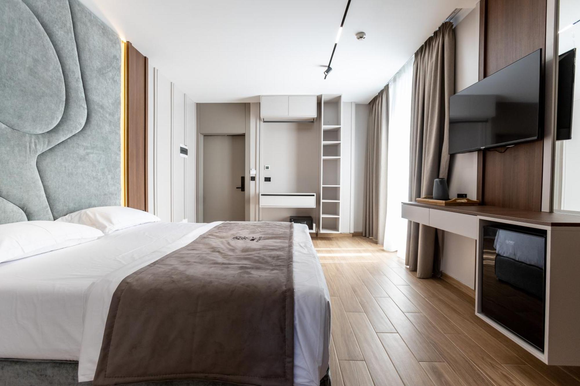 Bolt Boutique Hotel Lezhë Exteriör bild