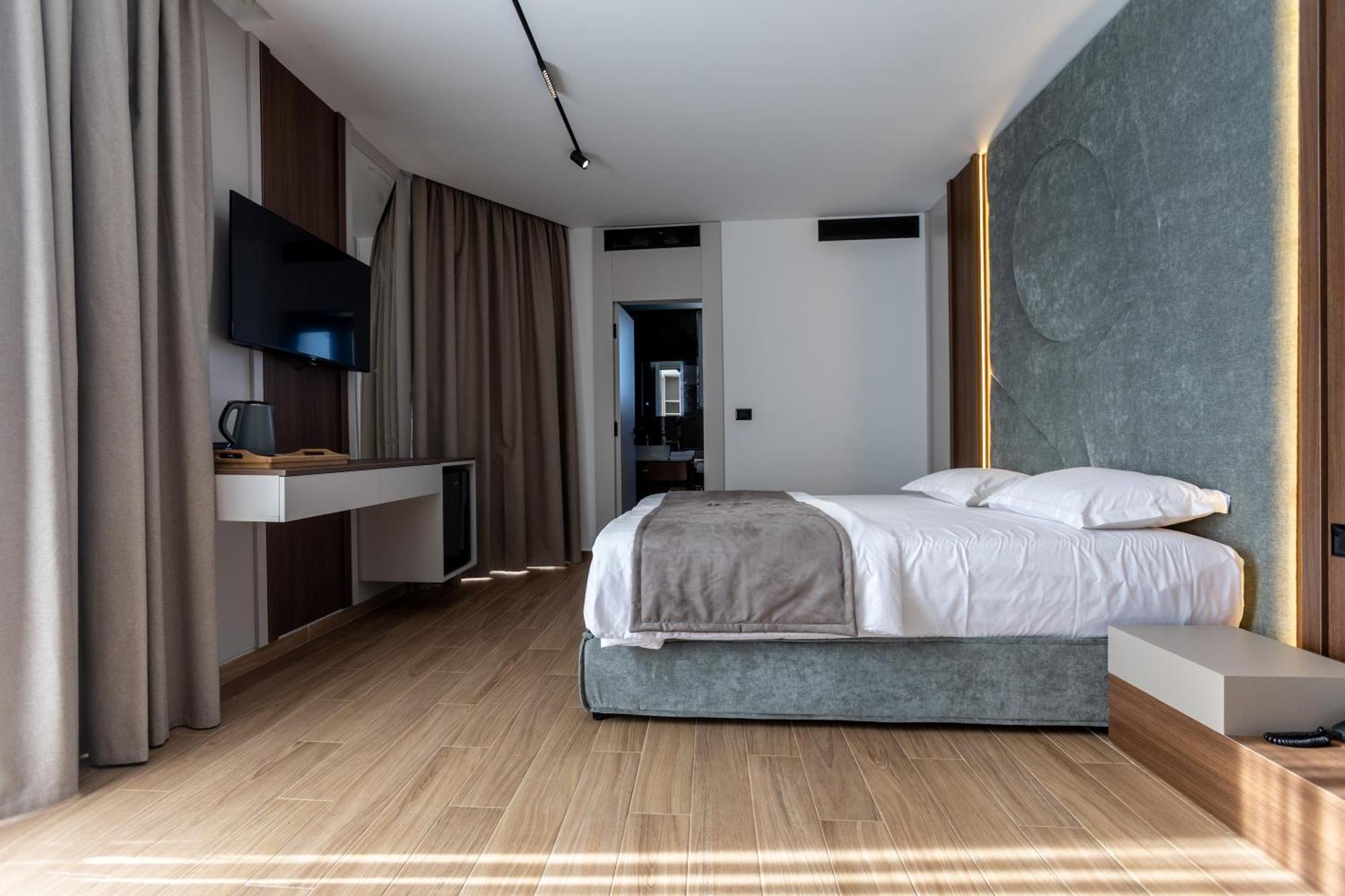 Bolt Boutique Hotel Lezhë Exteriör bild