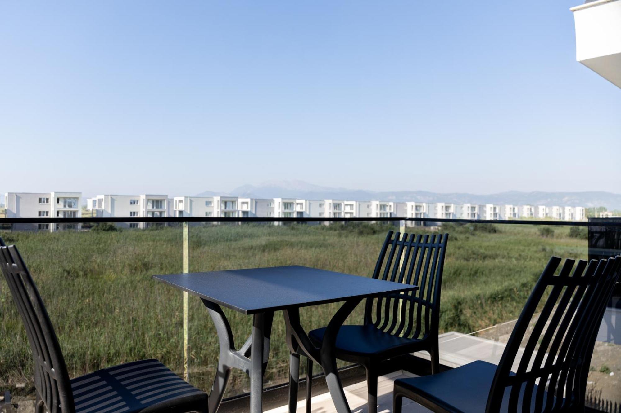 Bolt Boutique Hotel Lezhë Exteriör bild