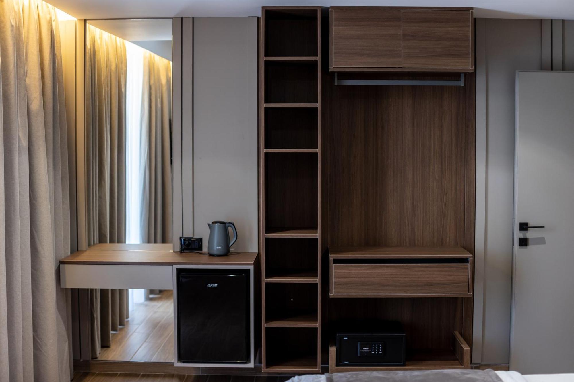 Bolt Boutique Hotel Lezhë Exteriör bild