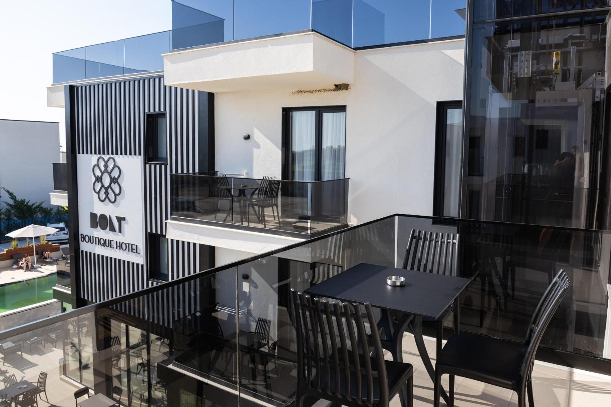 Bolt Boutique Hotel Lezhë Exteriör bild