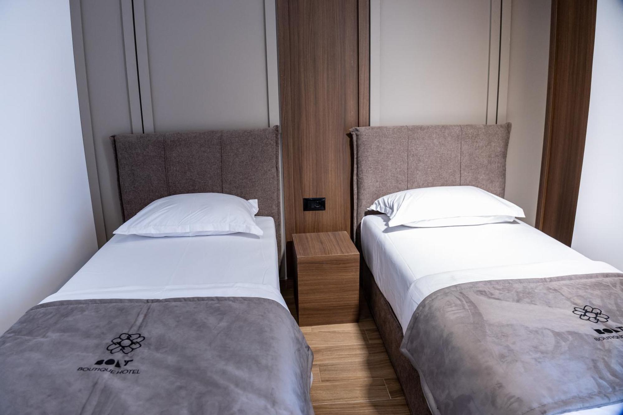 Bolt Boutique Hotel Lezhë Exteriör bild